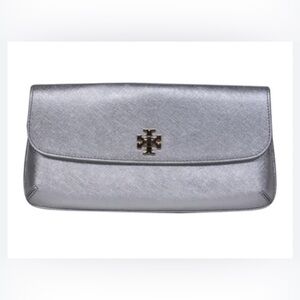 ❌❌SOLD❌❌Tory Burch silver clutch. Like NEW.